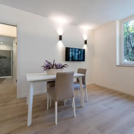 La Torre Con Private Park 4* Τεργέστη