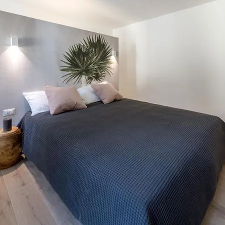 Aparthotel La Torre Con Private Park 4*