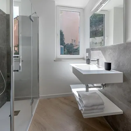 Aparthotel La Torre Con Private Park Triest