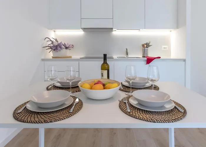 La Torre Con Private Park Apart Otel