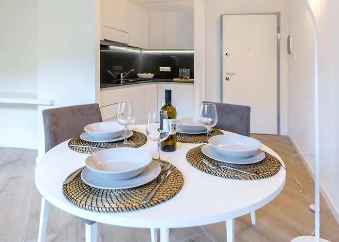 La Torre Con Private Park 4* Trieszt