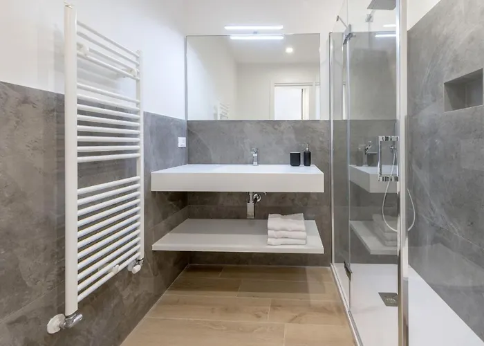 La Torre Con Private Park Apart Otel Trieste