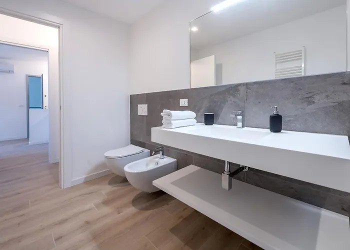 La Torre Con Private Park Apart Otel