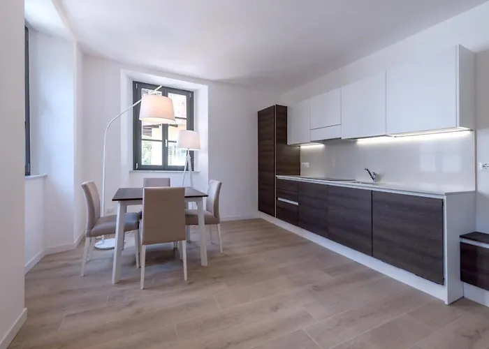 La Torre Con Private Park 4* Trieszt