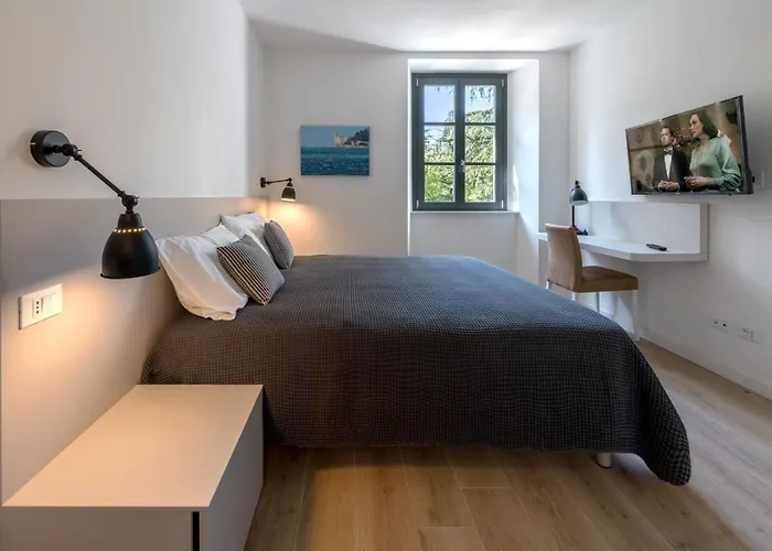 Apartmanhotel La Torre Con Private Park 4*