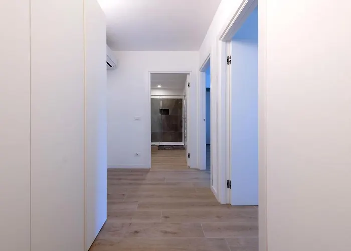 La Torre Con Private Park 4* Trieszt