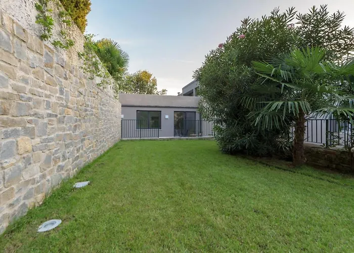 Apartmanhotel La Torre Con Private Park 4*