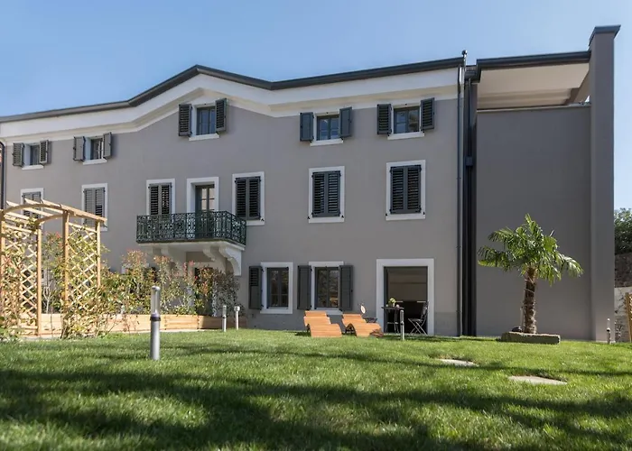 La Torre Con Private Park Apartmanhotel 4*